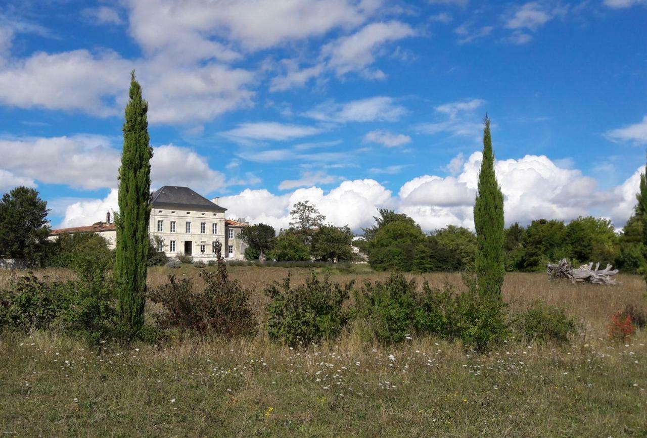 Bed and Breakfast Le Dojo Du Plessis Mareuil  Esterno foto